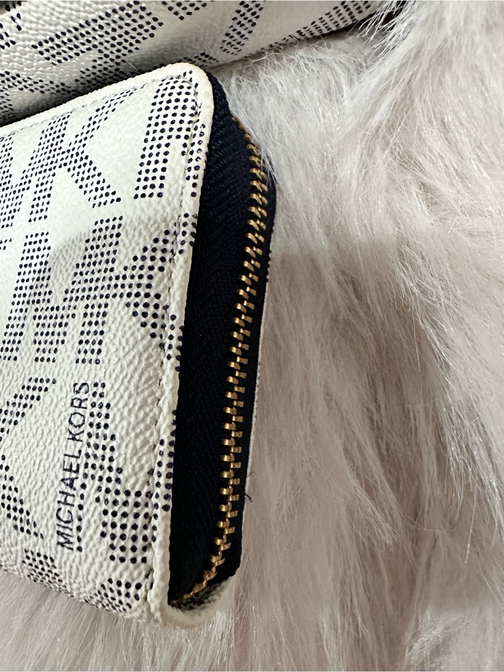 Michael Kors White-Navy Signature Print Logo Crossbody Bag with Matching Wallet - Picture 4 of 16